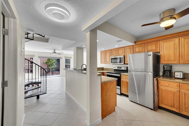 650 Tennis Club Dr #305, Fort Lauderdale, FL 33311