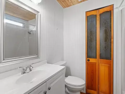 Bath - 6910 SE Morningside Dr, Stuart, FL 34997 photo 3 of 3