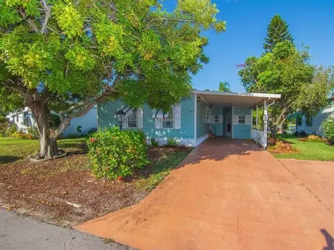 Exterior - 6910 SE Morningside Dr, Stuart, FL 34997 photo 2 of 5