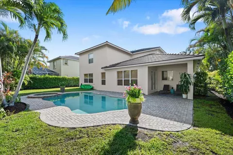 Exterior - 464 Oriole Ln, Jupiter, FL 33458 photo 2 of 4