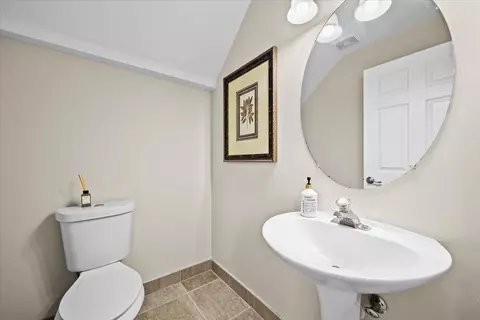 Bath - 464 Oriole Ln, Jupiter, FL 33458 photo 4 of 6