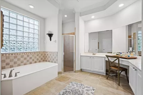 Bath - 464 Oriole Ln, Jupiter, FL 33458 photo 1 of 6
