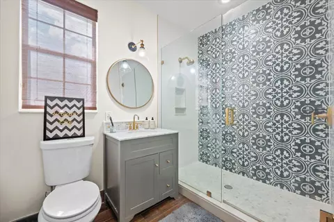 Bath - 464 Oriole Ln, Jupiter, FL 33458 photo 3 of 6