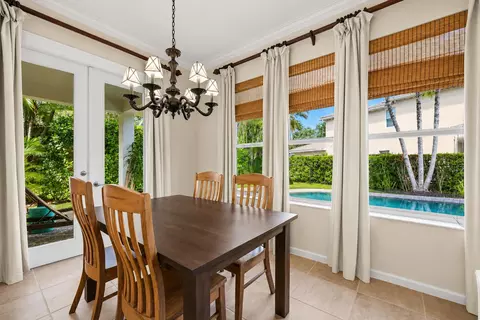 Dining - 464 Oriole Ln, Jupiter, FL 33458 photo 3 of 4