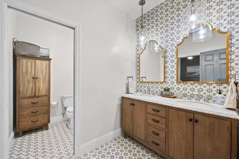 Bath - 464 Oriole Ln, Jupiter, FL 33458 photo 5 of 6