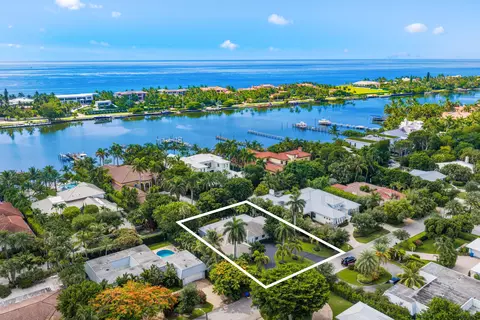 1386 S Atlantic Dr, Lantana, FL 33462