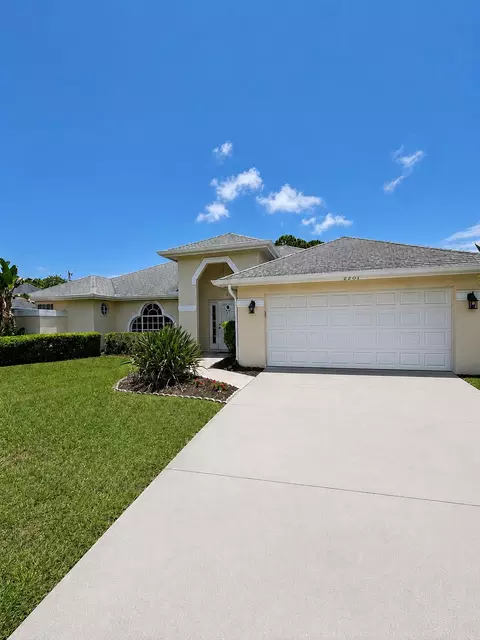 2251 SE Maize St, Port Saint Lucie, FL 34952