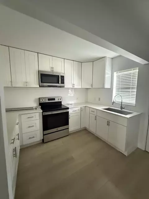 605 Ixoria #4, Fort Pierce, FL 34982