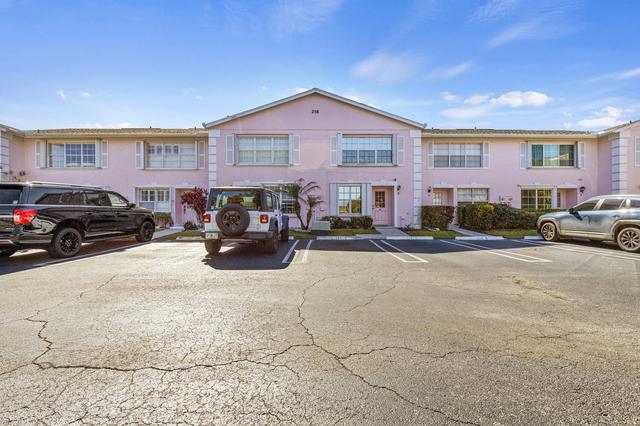 218 Foxtail Dr #B, Greenacres, FL 33415