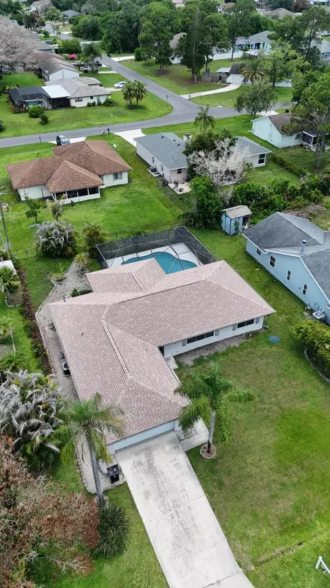 1217 SE Nancy Ln, Port Saint Lucie, FL 34983