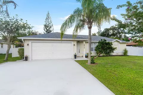 2814 SE Melaleuca Blvd, Port Saint Lucie, FL 34952