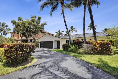 933 Banyan Dr, Delray Beach, FL 33483