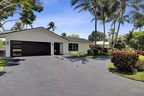 933 Banyan Dr, Delray Beach, FL 33483