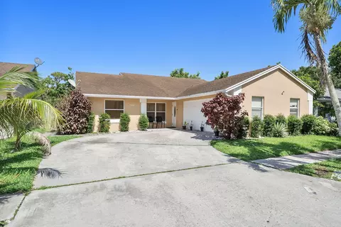 5636 Priscilla Ln, Lake Worth, FL 33463