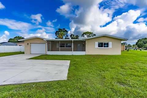 613 Beach Ave, Port Saint Lucie, FL 34952