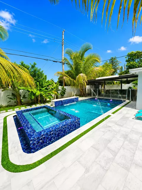 1902 Baythorne Rd, West Palm Beach, FL 33415