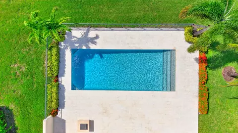 8236 Grand Prix Ln, Boynton Beach, FL 33472