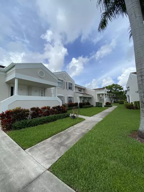 2275 SE 27th Dr #106-F, Homestead, FL 33035