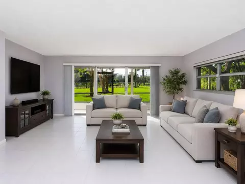 550 SW 137 Ave #L114, Pembroke Pines, FL 33027