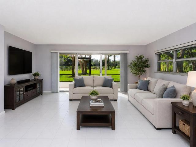 550 SW 137 Ave #L114, Pembroke Pines, FL 33027