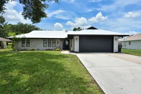 2082 SE Camilo St, Port Saint Lucie, FL 34952
