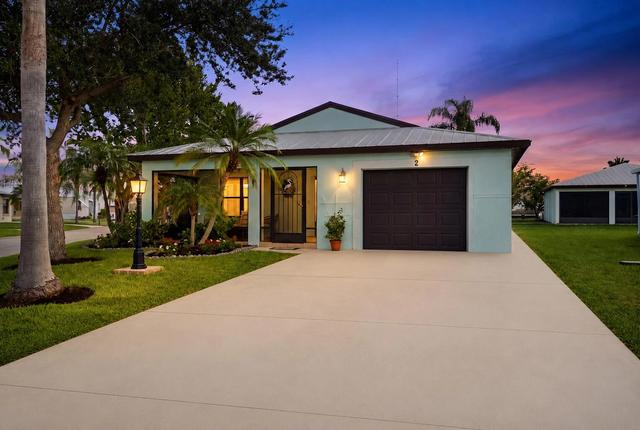 2 Guava Ln, Port Saint Lucie, FL 34952
