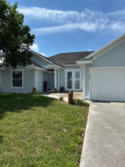 533 NW Avon Ave, Port Saint Lucie, FL 34983