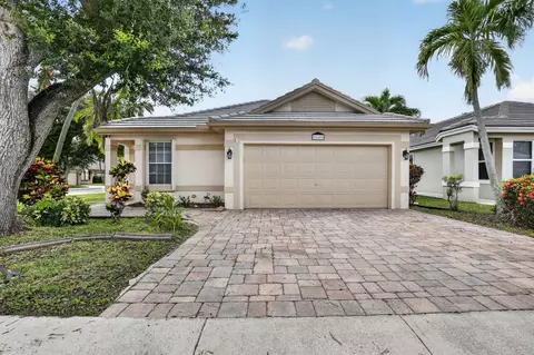 2640 Millwood Ct, Davie, FL 33328