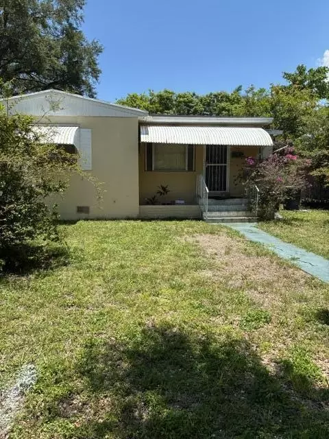 800 NW 133rd St, North Miami, FL 33168
