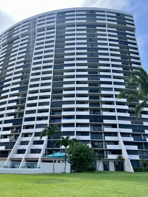 5200 N Flagler Dr #503, West Palm Beach, FL 33407