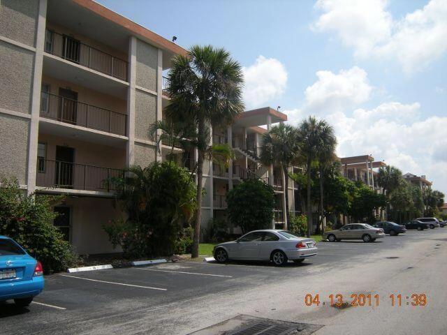 2600 NW 49th Ave #410, Lauderdale Lakes, FL 33313