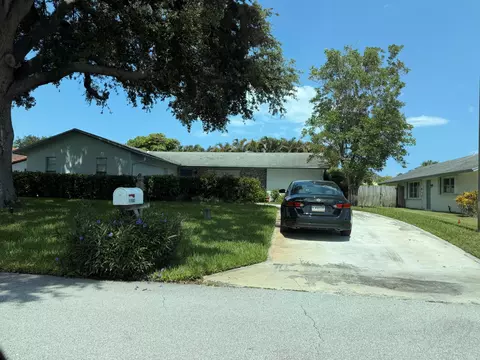 11592 Ficus St, Palm Beach Gardens, FL 33410