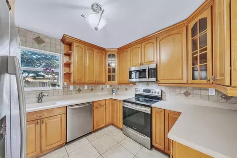 301 N 65th Way, Hollywood, FL 33024