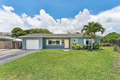 301 SE 3rd St, Deerfield Beach, FL 33441
