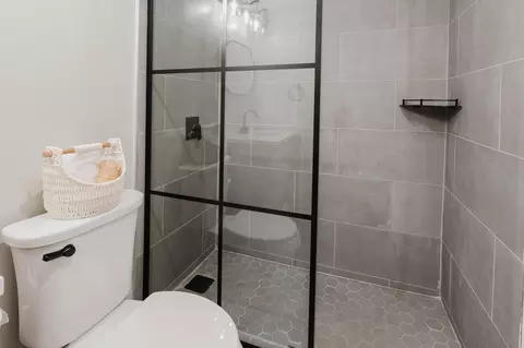 Bath - 272 Preston G Way, Boca Raton, FL 33434 photo 3 of 4