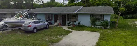 808 N Lake Dr, Fort Pierce, FL 34982