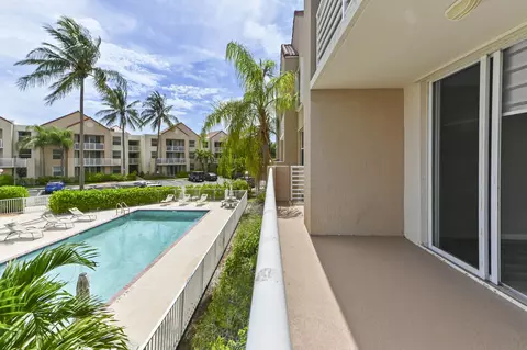 2711 Ocean Club Blvd #207, Hollywood, FL 33019