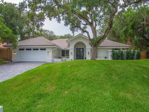 1331 Jonathans Trl, Vero Beach, FL 32963
