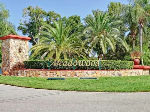 9460 Meadowood Dr #104, Fort Pierce, FL 34951