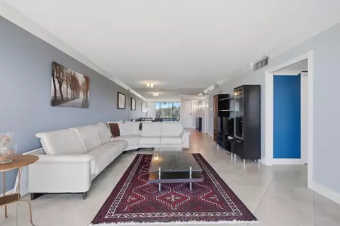 3001 S Palm Aire Dr #206, Pompano Beach, FL 33069
