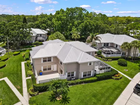 2927 SW Lakemont Pl, Palm City, FL 34990