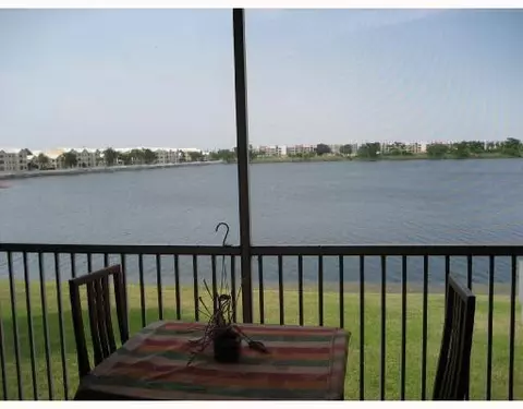 2647 NW 33rd St #2310, Oakland Park, FL 33309
