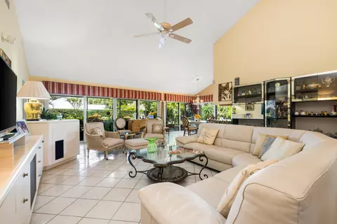 Living - 224 Cape Pointe Cir, Jupiter, FL 33477 photo 3 of 7