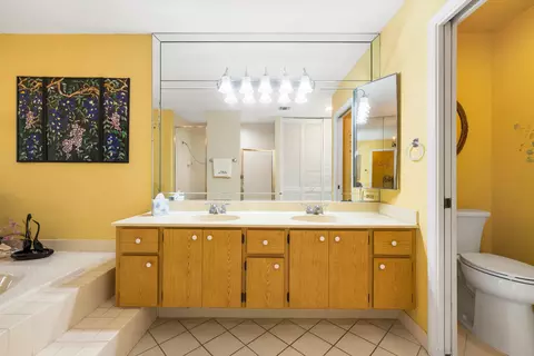 Bath - 224 Cape Pointe Cir, Jupiter, FL 33477 photo 2 of 3