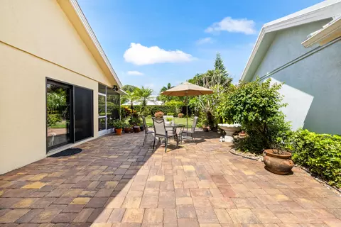 Exterior - 224 Cape Pointe Cir, Jupiter, FL 33477 photo 13 of 15