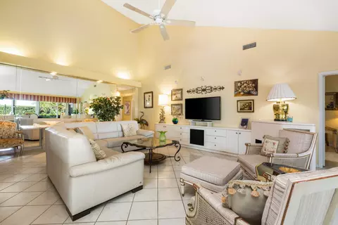Living - 224 Cape Pointe Cir, Jupiter, FL 33477 photo 5 of 7