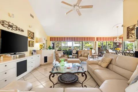 Living - 224 Cape Pointe Cir, Jupiter, FL 33477 photo 2 of 7