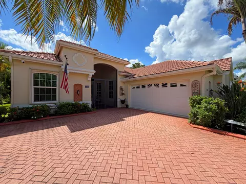 728 SW Lake Charles Cir, Port Saint Lucie, FL 34986