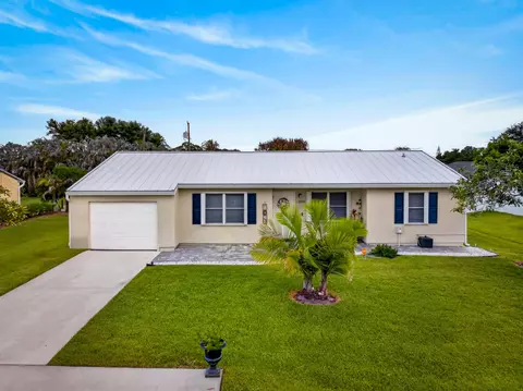 2341 SE West Blackwell Dr, Port Saint Lucie, FL 34952