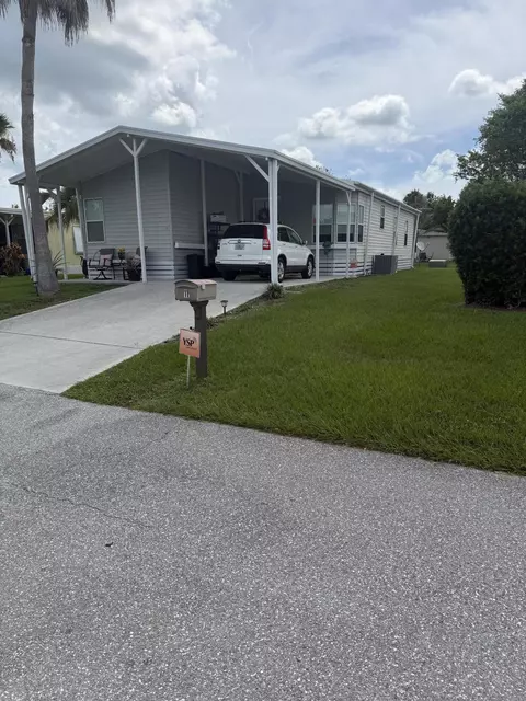 11 Nuevo Leon Rd, Port Saint Lucie, FL 34952